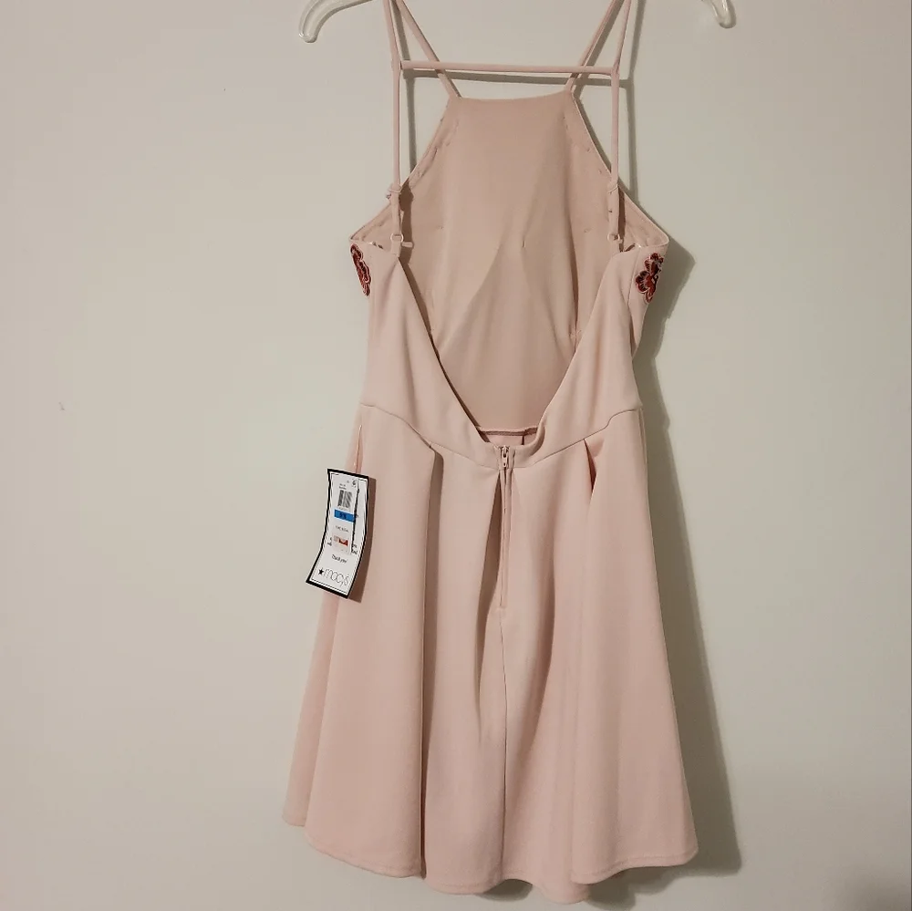 NWT!  B. DARLIN STRETCH EMBROIDERED FIT & FLARE HALTER DRESS  SIZE 9/10 - Picture 7 of 11
